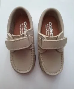 Náuticos de niño en piel beige Conguitos