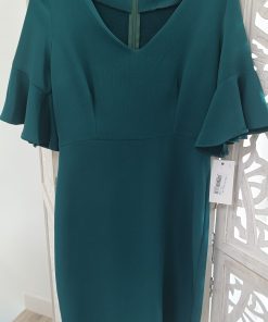 VESTIDO CORTO DE PUNTO CON VOLANTES EN LAS MANGAS M.VO-VERDE BOTELLA