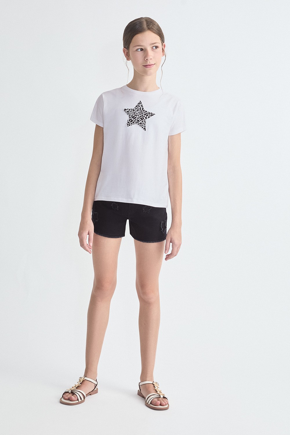 CAMISETA NIÑA NEGRO M. 266051 STREET MONKEY 1 Camiseta niña negra de Street Monkey, prenda básica para el colegio y el diario