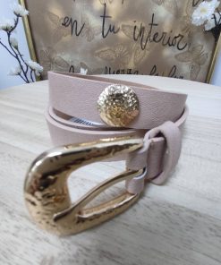 CINTURÓN COLOR ROSA EMPOLVADO CON TACHAS EN DORADAS M.CIN/ROS