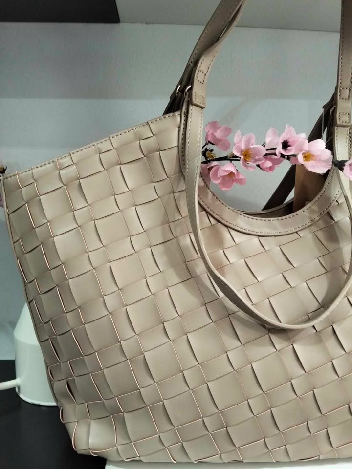 BOLSO CON TRENZADOS COLOR TOPO M.TOP-01 3 638416139 952519573952786 68932639379191824 n