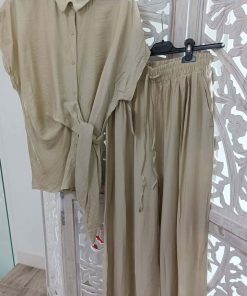 CONJUNTO DE DOS PIEZAS ESTILO INFORMAL COLOR BEIGE M.INFO