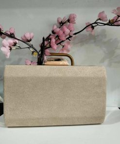 BOLSO DE MANO ELEGANTE EN TONO BEIGE CON UN SUAVE BRILLO DORADO M.126-OR