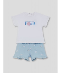 Conjunto celeste bebé niña con camiseta blanca de volantes y pantalón corto celeste de flores