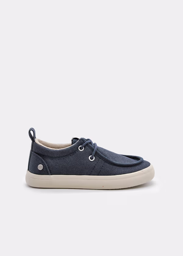 NAÚTICO CORDONES NIÑO M.43771 MARINO DE MAYORAL 1 Náutico con cordones niño de Mayoral en azul marino, referencia M.43771, con ajuste al empeine