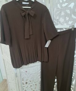 CONJUNTO DE DOS PIEZAS COLOR MARRÓN CHOCOLATE M.M23