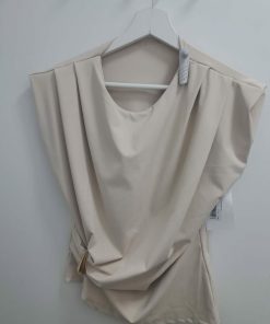 TOP BEIGE ELEGANTE CON ADORNO DORADO M.TB