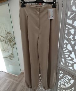 PANTALÓN DE VESTIR EN COLOR BEIGE M.PAN-BEI