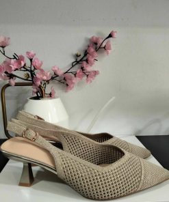 ZAPATO ACABADO EN PUNTA FINA CON PERFORADOS M.GZ-AA55 ORO