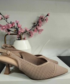 ZAPATO ACABADO EN PUNTA FINA CON PERFORADOS M.GZ-AA55 BEIGE