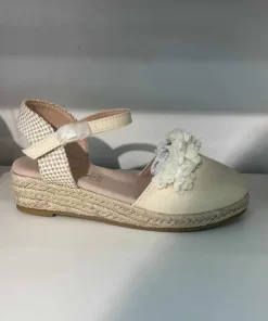 CUÑA DE ESPARTO BAJA CON DETALLE FLORAL EN LA PARTE FRONTAL M.GD6173 BEIGE