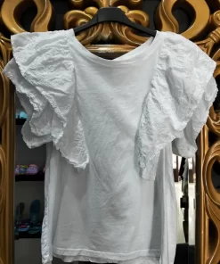 CAMISETA BLANCA CON GRANDES VOLANTES DE FLORES BORDADAS EN LAS MANGAS M.BOR-B