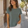 CAMISETA MUJER BORDADA Y PERFORADA FLORES M. 2603 VERDE MENTA