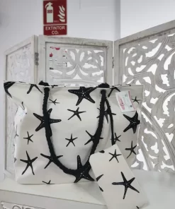 BOLSO DE PLAYA BEIGE CON ESTAMPADO DE ESTRELLAS NEGRAS M.NG-101