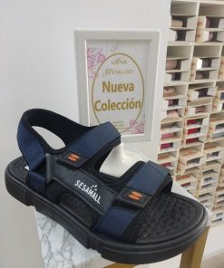 SANDALIAS EN COLOR AZUL TIPO TREKKING CON DOBLE VELCRO M.6633-02AZ