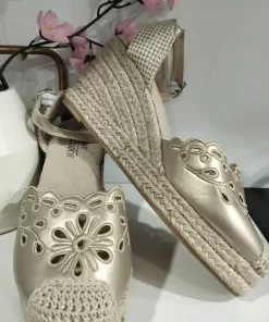 CUÑA DE ESPARTO DORADA CON BORDADO FLORAL CALADO M.2410 ORO 9 717066280 1656713338919793 1516321730754707631 n