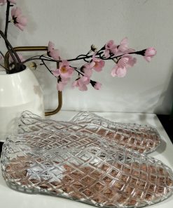 Cangrejera malla blanca transparente con tejido calado, puntera redonda y cuerpo cerrado, muy ligera y flexible