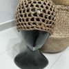 GORRO DE CROCHET CALADO CON DETALLES DE LENTEJUELAS M.CRO-CL
