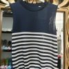 CHALECO SIN MANGAS TEJIDO DE PUNTO LIGERO EN COLOR AZUL MARINO CON DISEÑO DE RAYAS BLANCAS M.CHL-AA