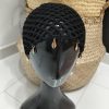 GORRO DE CROCHET CALADO CON DETALLES DE CONCHAS DORADAS M.CRO-NEGRO
