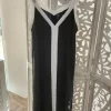 VESTIDO LARGO NEGRO CON BORDES BLANCOS M.V/NB