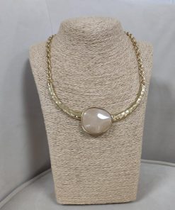 COLLAR DORADO CON DETALLE M.CO/C