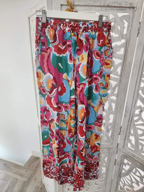 CONJUNTO DE PANTALÓN Y BLUSA CON ESTAMPADO FLORAL M.FLO-MULTICOLOR 3 1 57