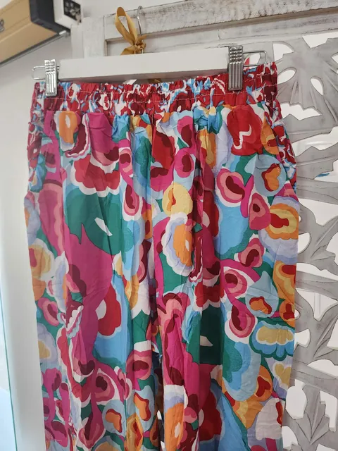 CONJUNTO DE PANTALÓN Y BLUSA CON ESTAMPADO FLORAL M.FLO-MULTICOLOR 2 2 49