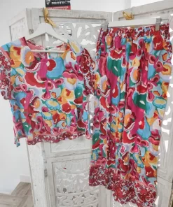 Conjunto de pantalón y blusa con estampado floral multicolor para mujer