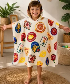 Poncho toalla infantil amarillo con capucha y estampado de frutas para playa y piscina