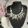 COLLAR CON PIEDRAS Y CORALES MARFIL M.MAR-178