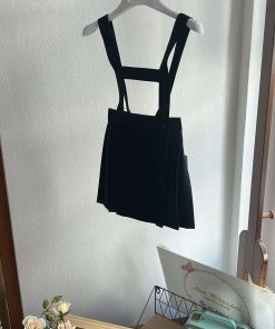 image 1901676184124097