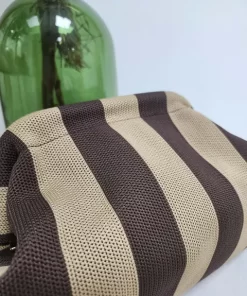 BOLSO DE MANO TIPO CLUTCH ESTAMPADO RAYAS MARRÓN CHOCOLATE M.BOL-RAY 4 1 54