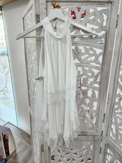 BLUSA BLANCA CON ENCAJE DE PUNTILLA FESTONEADO M.PUN/FES 3 3 34