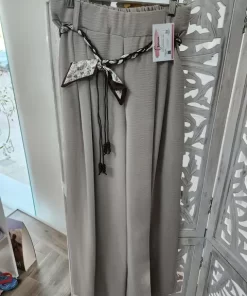 PANTALÓN ESTILO PALAZZO BEIGE CON CINTURÓN ESTAMPADO M.EP/BG