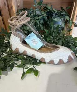 Manoletina de punto beige y crema con lazada al tobillo, referencia M.N5810 BEIGE