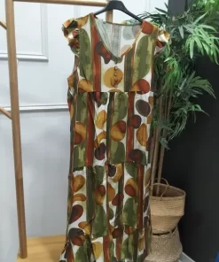 Vestido midi estampado de corte fluido, sin mangas, en tonos verde, ocre y tierra