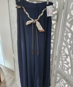 PANTALÓN ESTILO PALAZZO AZUL MARINO CON CINTURÓN ESTAMPADO M.EP/AZ2