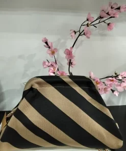 BOLSO DE MANO TIPO CLUTCH ESTAMPADO RAYAS NEGRAS Y BEIGES M.BOL-BEIG