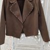 CHAQUETA ANTELINA TACHUELAS MARRÓN CHOCOLATE M.ANT-T/MC