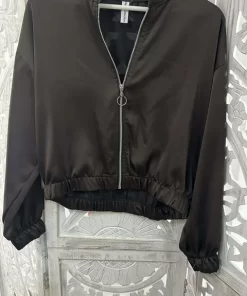Bomber satinada marrón mujer con puños en mangas y bajo