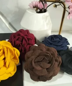 FLORES, PEINECILLOS, PINZAS, HORQUILLAS Y LAZOS DE SEÑORA