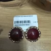 PENDIENTES CON PIEDRAS BURDEOS Y FILO DORADO M.FIL-BUR
