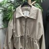 CHAQUETA LIGERA BEIGE CON CINTURA AJUSTABLE M.95-BEIGE